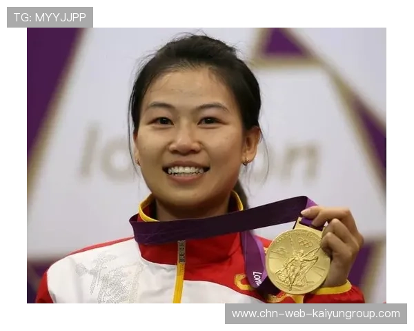 世界冠军领奖差点掉下台